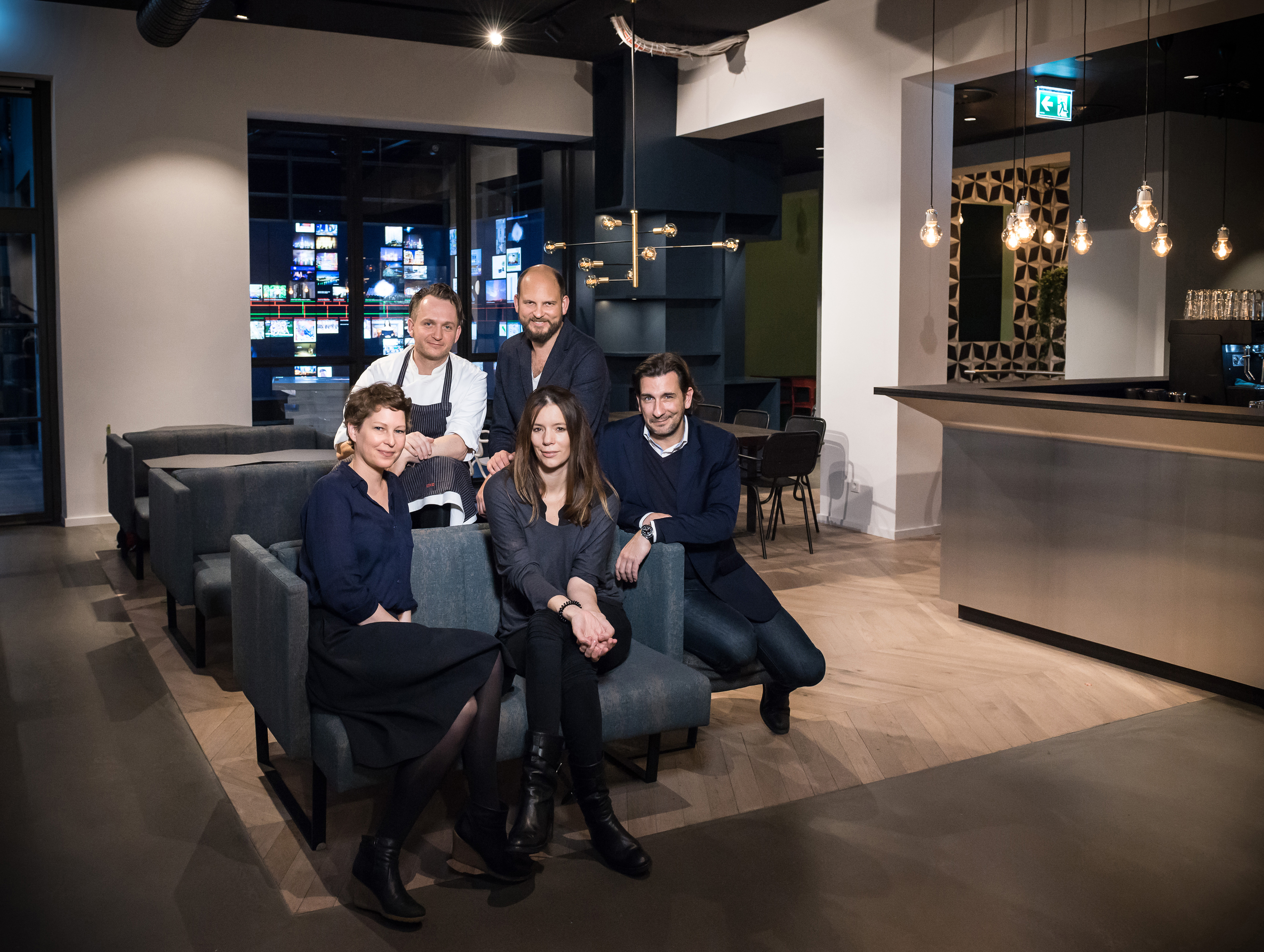 Data Kitchen Team: Tina Steffan (Art Direction) , Chef Alex Brosin, Cookie Heinz Gindullis, Christian Hamerle , Laura Rave (Architect) / Image: Stefan Lucks Data Kitchen Team: Tina Steffan (Art Direction) , Chef Alex Brosin, Cookie Heinz Gindullis, Christian Hamerle , Laura Rave (Architekt) / Image: Stefan Lucks