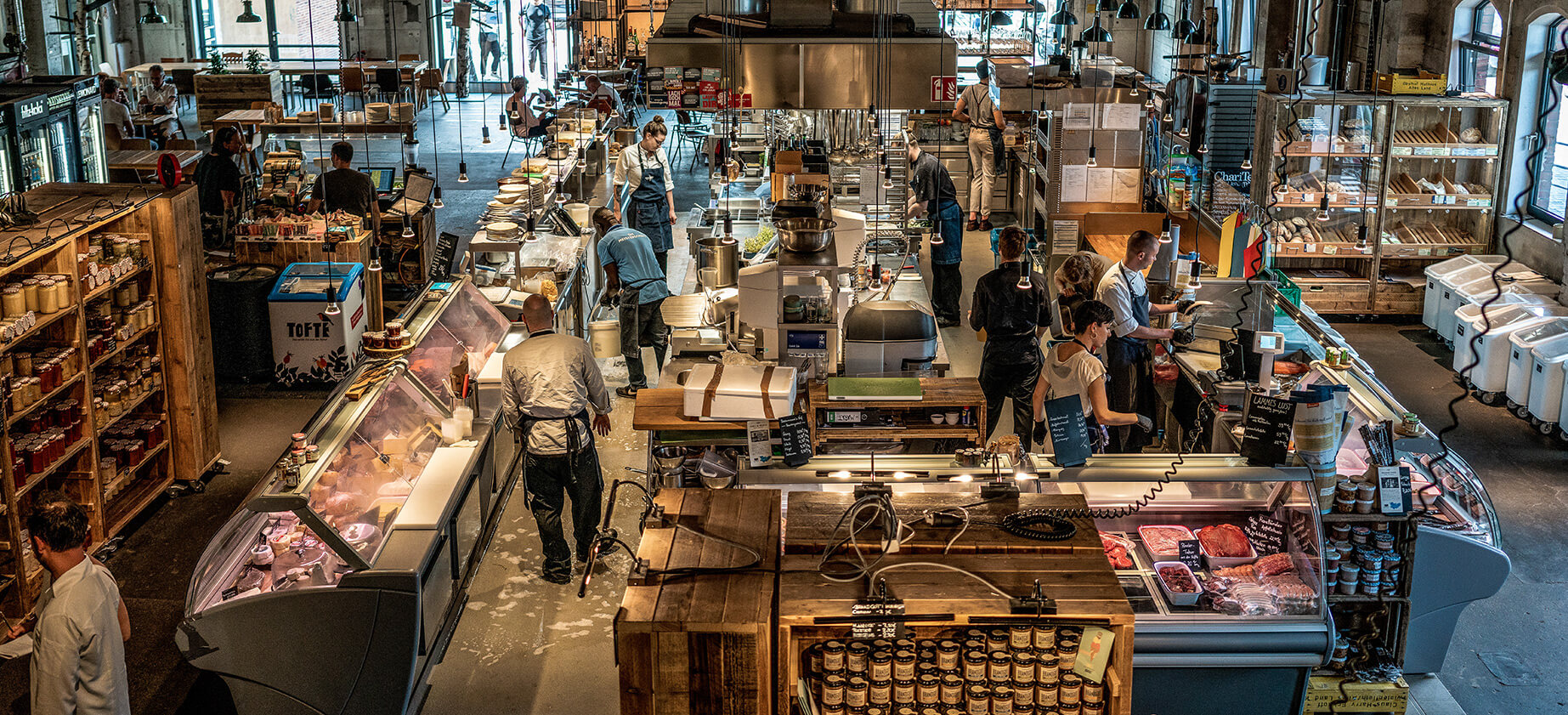 Market hall with stands and professional kitchenette, Retail Catering EHI study