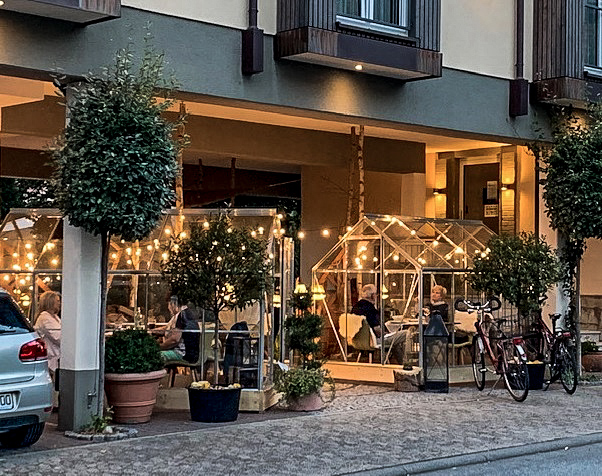 Outside Dining at the restaurant 'Poststuben' in Bensheim-Auerbach