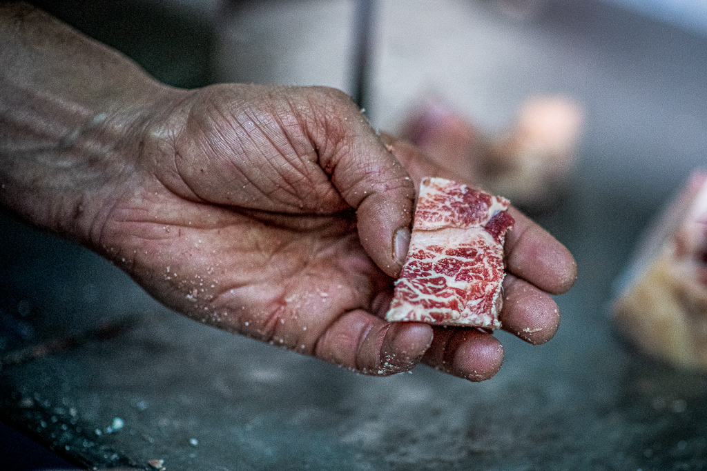Who sells the best rated beef?