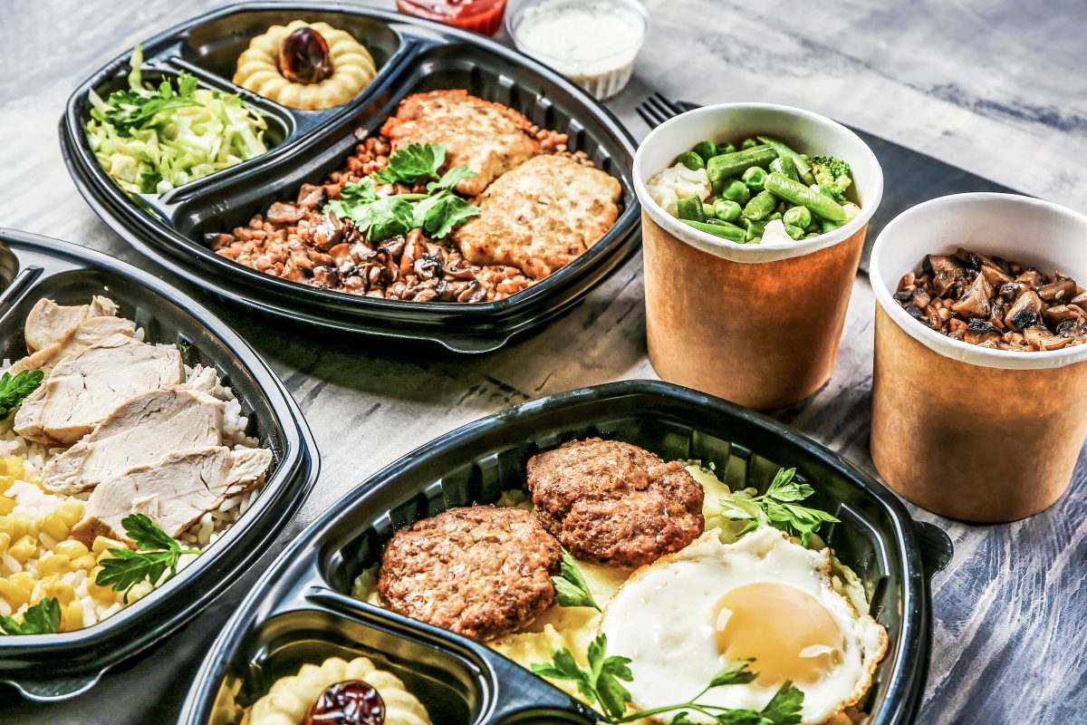The supermarket gastronomy offers hot meals