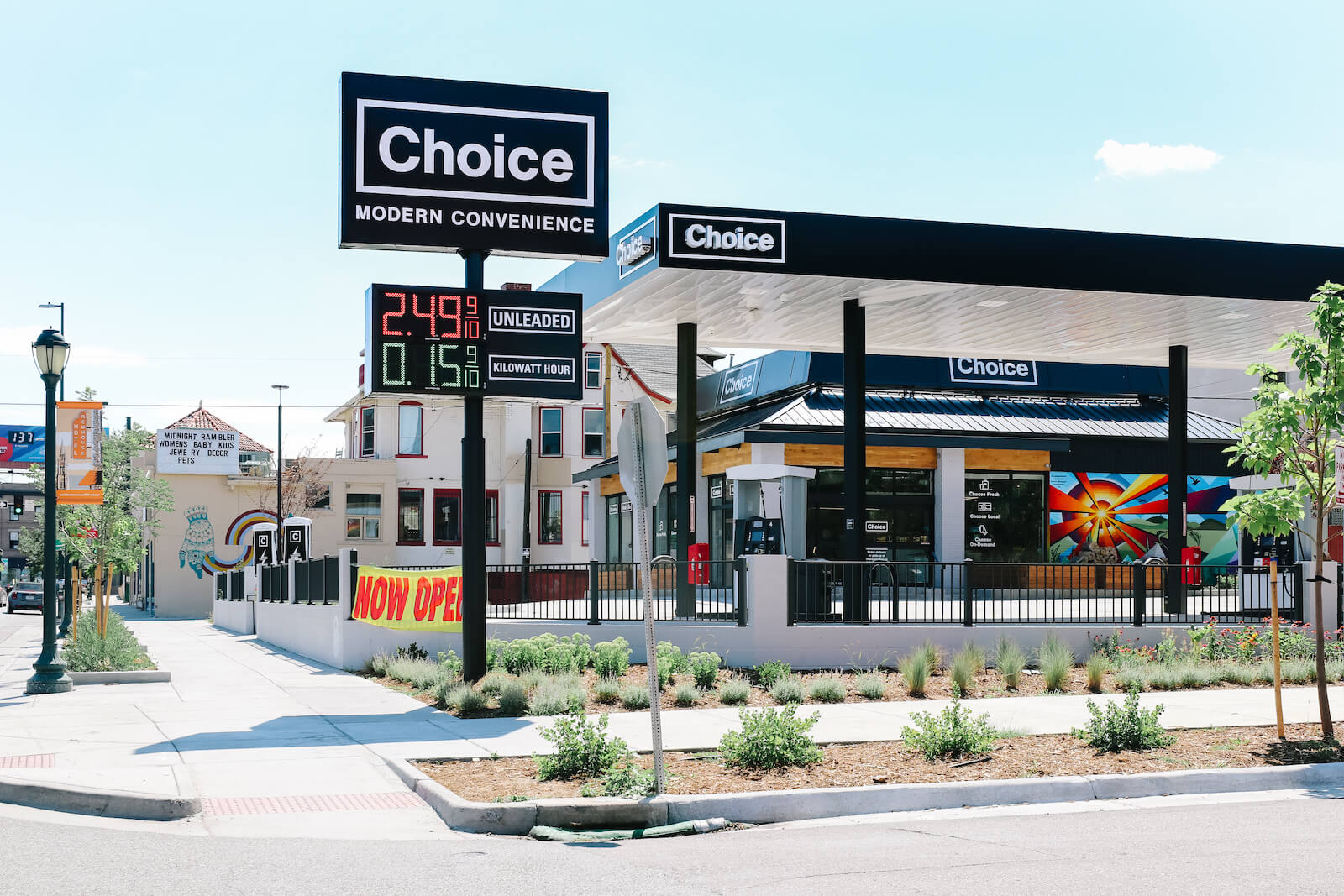 Exterior view of Choice Market in Colfax