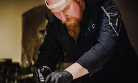 Hochkonzentriert: Lucki Maurer beim Kochen