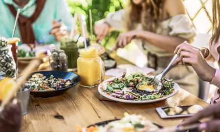 Mike Kostyo, Experte für Trends und Prognosen im Gastronomiebereich, gibt einen Rückblick auf die vergangenen 12 Monate und einen Ausblick auf das neue Jahr 2023.