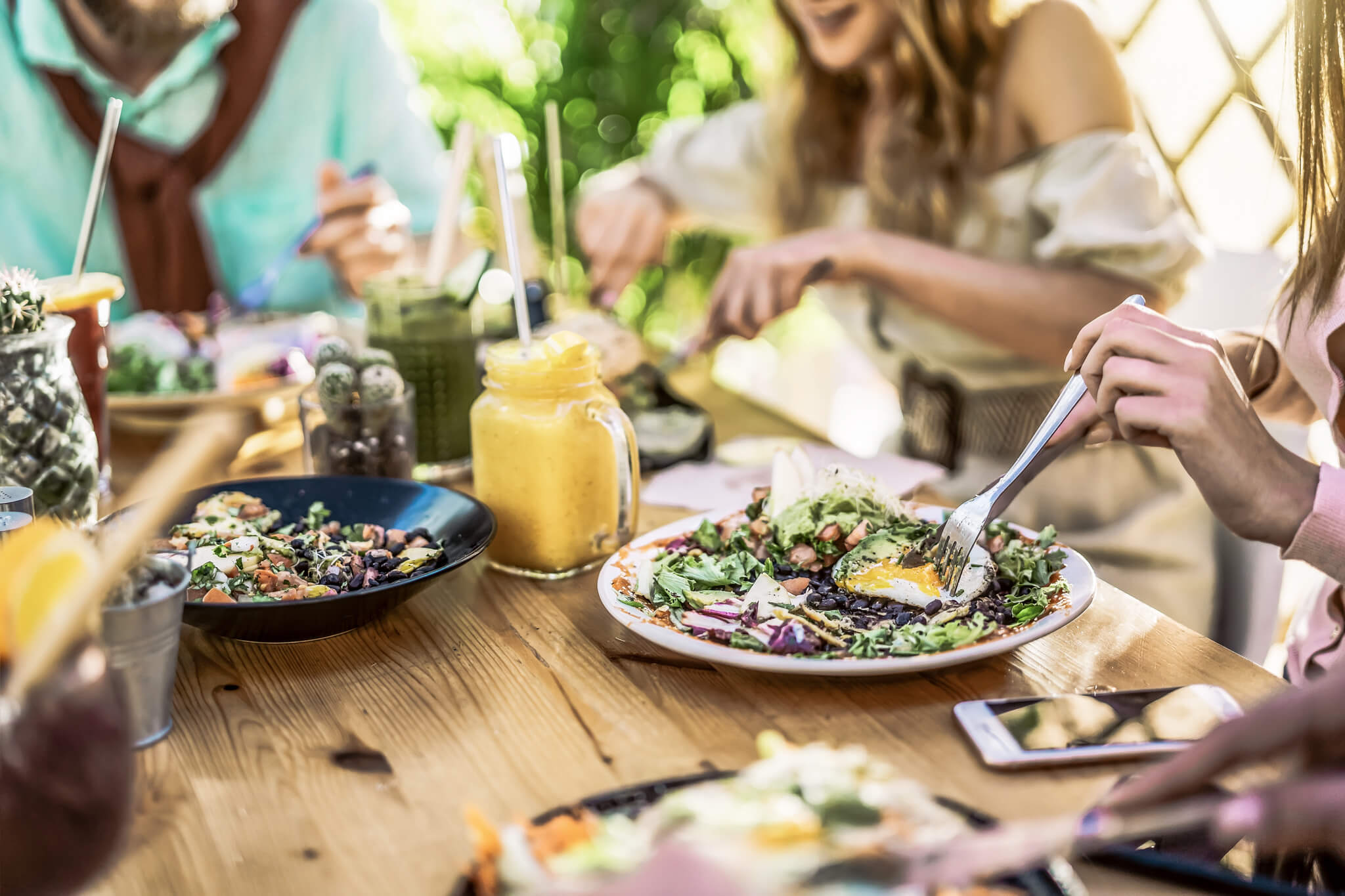 Mike Kostyo, Experte für Trends und Prognosen im Gastronomiebereich, gibt einen Rückblick auf die vergangenen 12 Monate und einen Ausblick auf das neue Jahr 2023.