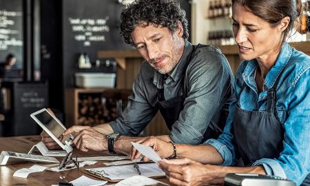 Restaurantbesitzer diskutieren dynamische Preise in ihrem Restaurant