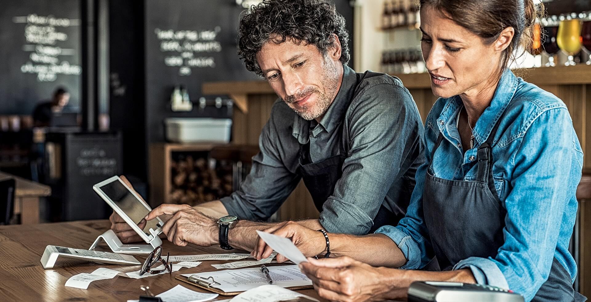 Restaurantbesitzer diskutieren dynamische Preise in ihrem Restaurant