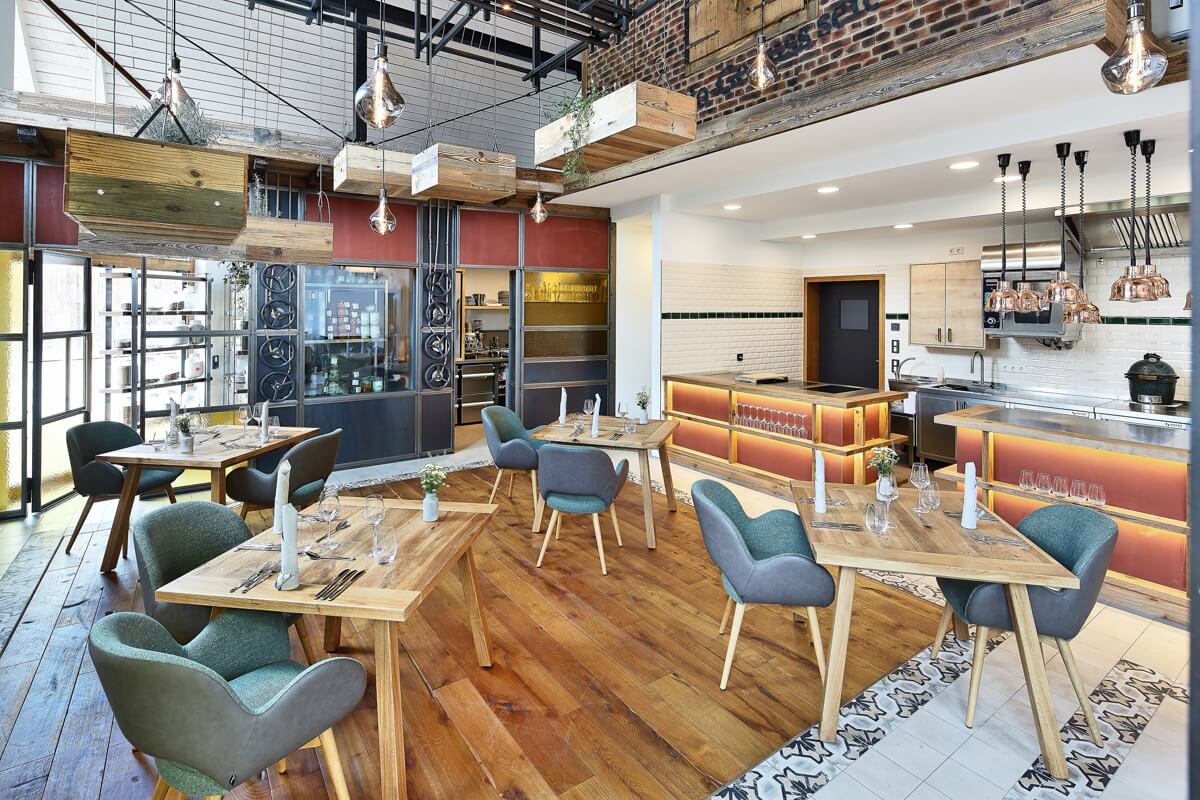Organic fine dining restaurant with cosy furnishings by the TressBrüder