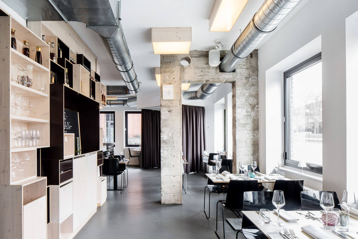 Inside of the maiBeck restaurant
