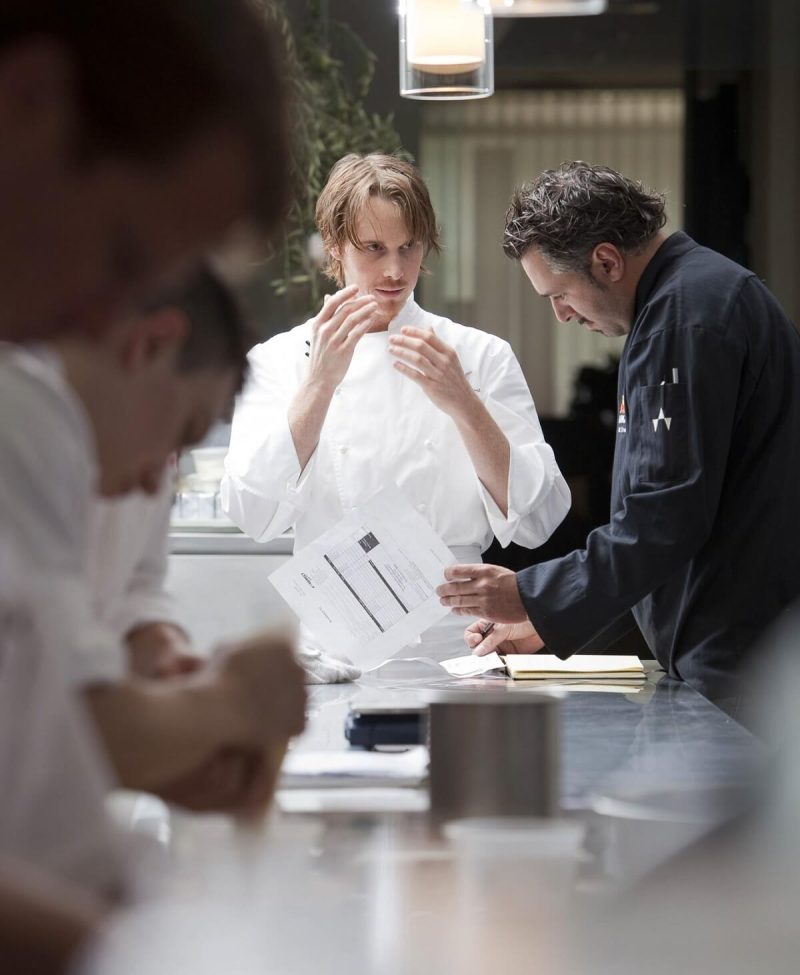 Menüplanung von Sternekoch Grant Achatz und einem Kollegen
