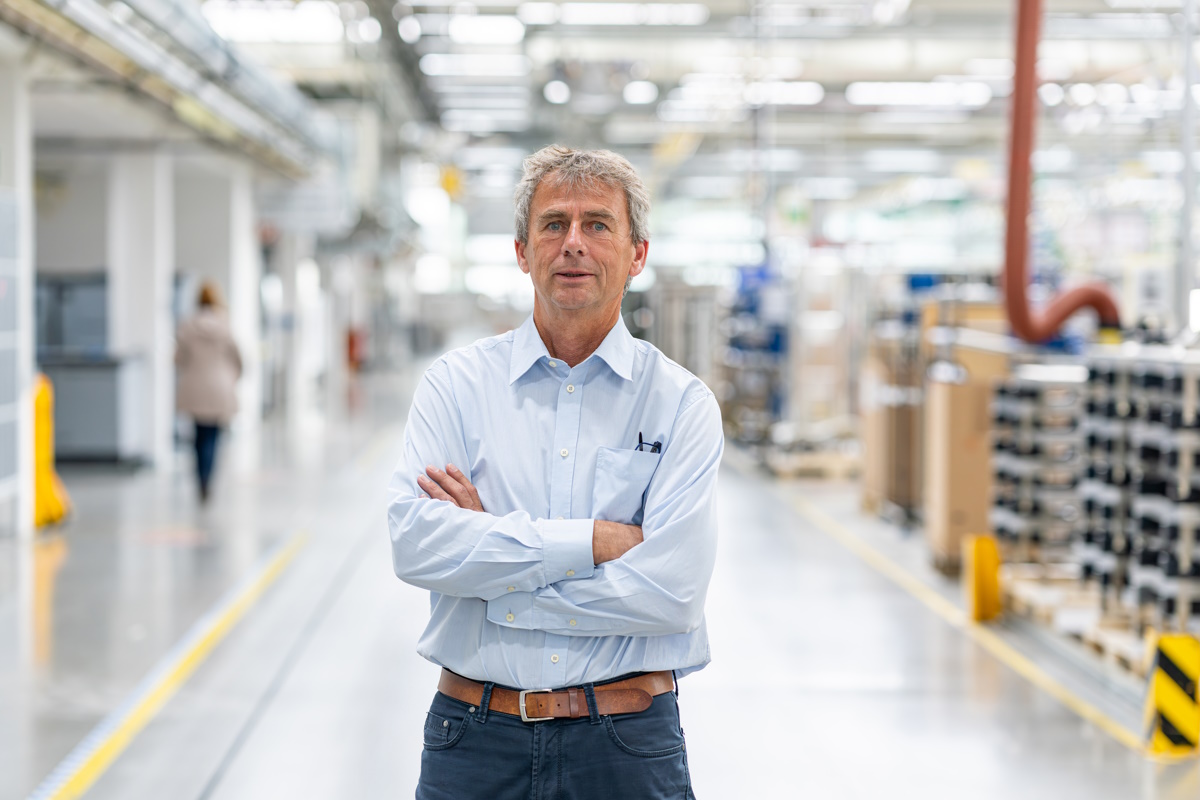 Professor Dr. Greiner in the Rational production hall